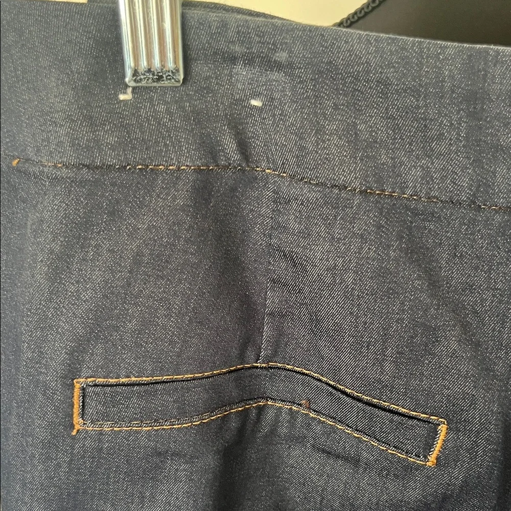 Chico's Platinum Dark Wash Trouser Jean Size 1.5 - Picture 6 of 7
